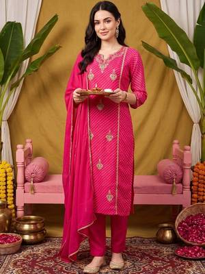 women ethnic motifs printed regular thread work kurta with trousers & with dupatta 6
