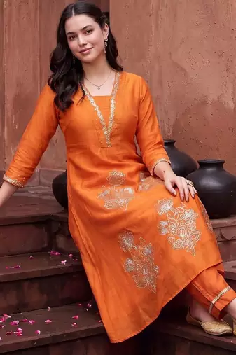 women ethnic motifs embroidered regular thread work kurta with trousers