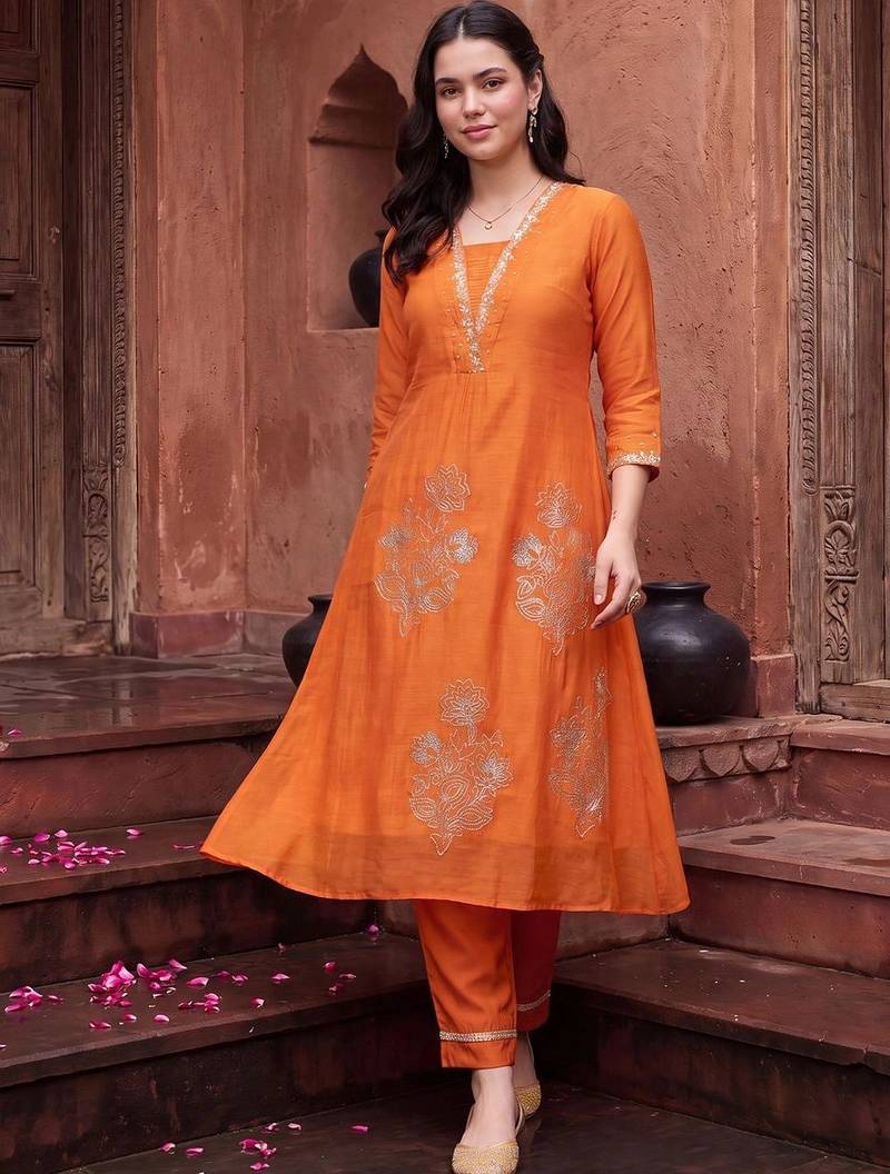 women ethnic motifs embroidered regular thread work kurta with trousers