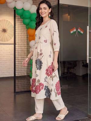 women floral printed regular cotton kurta with trousers 3