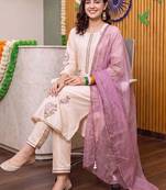 women floral embroidered regular thread work kurta with trousers & with dupatta