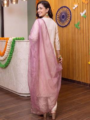 women floral embroidered regular thread work kurta with trousers & with dupatta 6