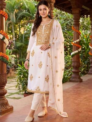 women ethnic motifs embroidered regular thread work kurta with trousers & with dupatta 3