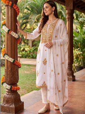 women ethnic motifs embroidered regular thread work kurta with trousers & with dupatta 5