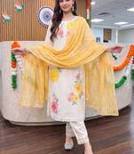 wome women floral regular thread work kurta with trousers & with dupatta