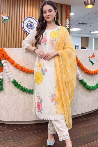 wome women floral regular thread work kurta with trousers & with dupatta