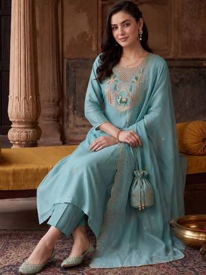 women ethnic motifs embroidered regular thread work kurta with trousers & with dupatta 1