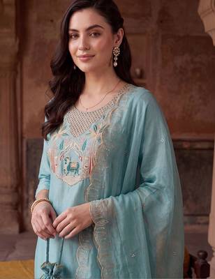 women ethnic motifs embroidered regular thread work kurta with trousers & with dupatta 5