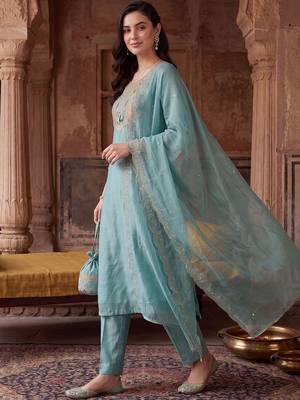 women ethnic motifs embroidered regular thread work kurta with trousers & with dupatta 6