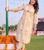women printed regular kurta with trousers