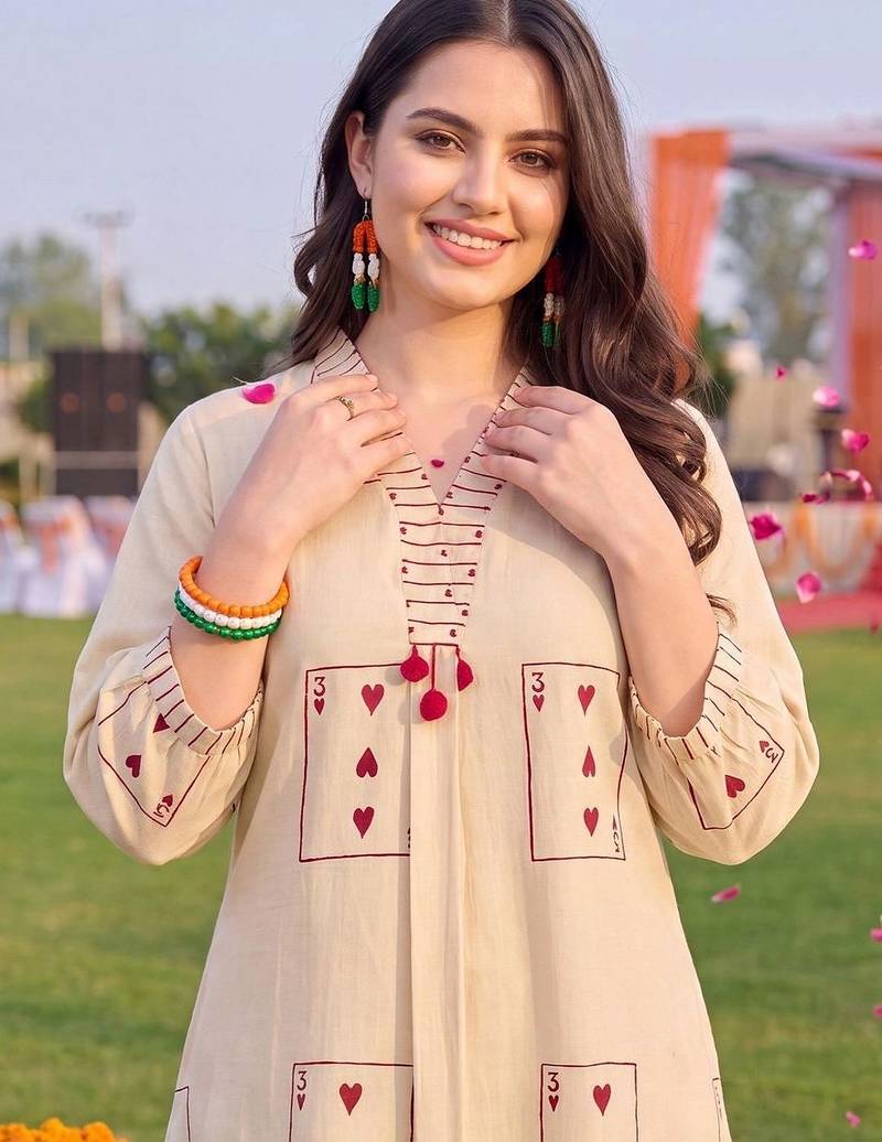 women printed regular kurta with trousers