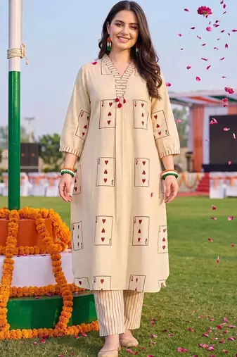 women printed regular kurta with trousers