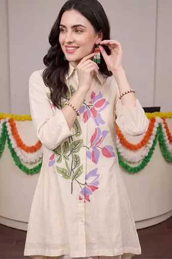 women floral printed regular cotton kurta with trousers