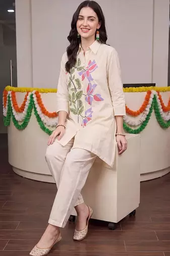 women floral printed regular cotton kurta with trousers
