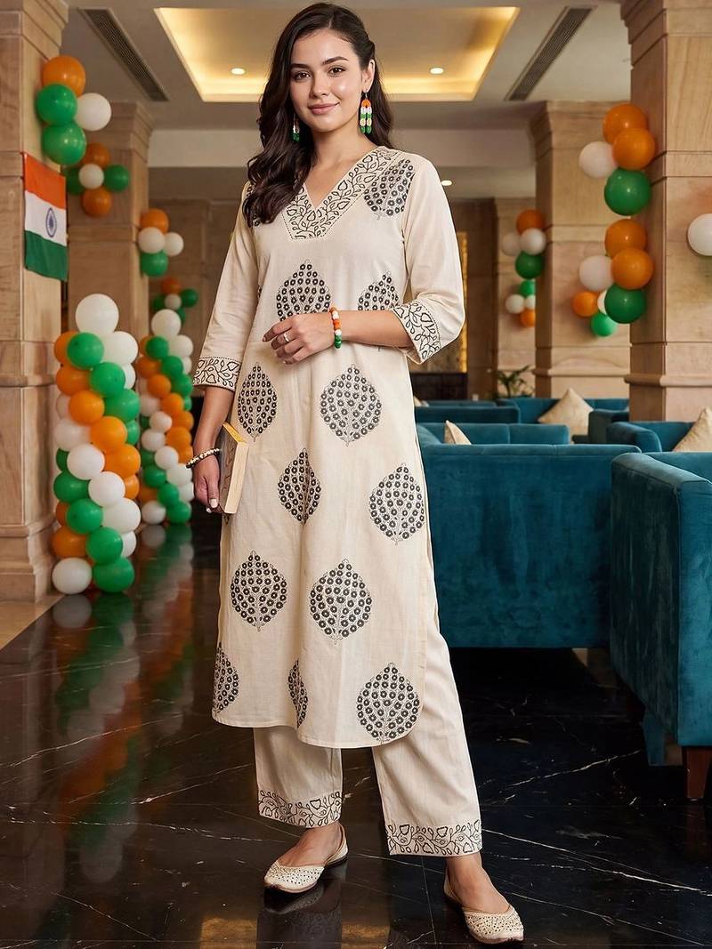 women ethnic motifs embroidered regular thread work cotton kurta with trousers