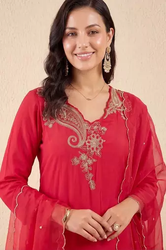 women ethnic motifs embroidered regular liva kurta with trousers & with dupatta