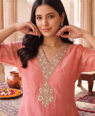 women ethnic motifs embroidered regular thread work kurta with trousers & with dupatta 3