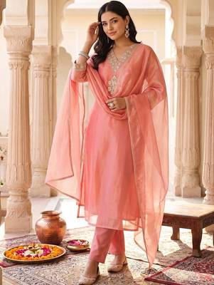 women ethnic motifs embroidered regular thread work kurta with trousers & with dupatta 1