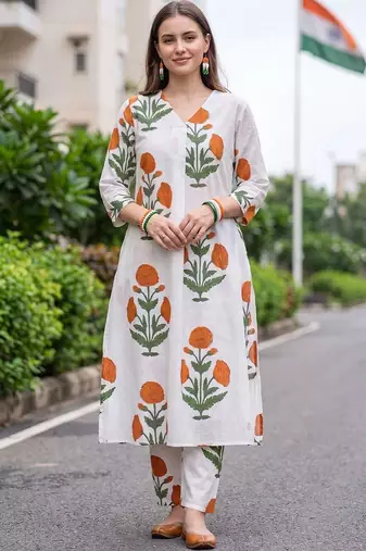 women floral printed regular cotton kurta with trousers