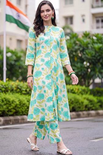 women floral printed regular kurta with trousers