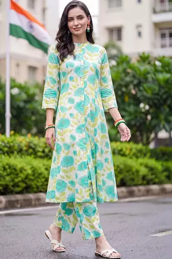 women floral printed regular kurta with trousers