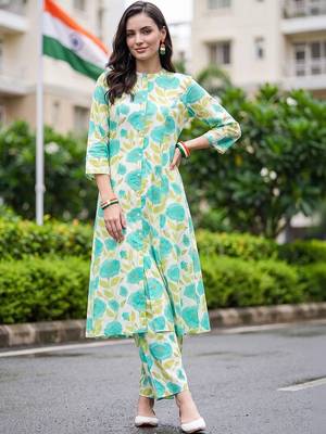 women floral printed regular kurta with trousers 6
