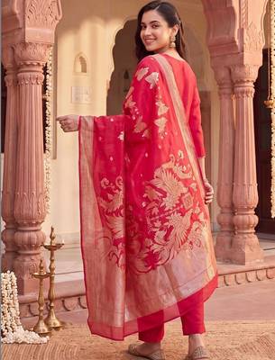women ethnic motifs embroidered regular kurta with trousers & with dupatta 5