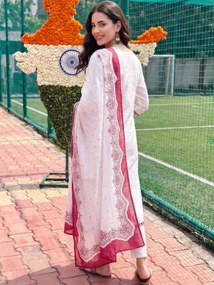 women ethnic motifs embroidered regular thread work cotton kurta with trousers & with dupatta 3