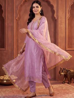 women ethnic motifs embroidered regular thread work kurta with trousers & with dupatta 4