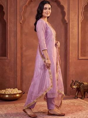 women ethnic motifs embroidered regular thread work kurta with trousers & with dupatta 5