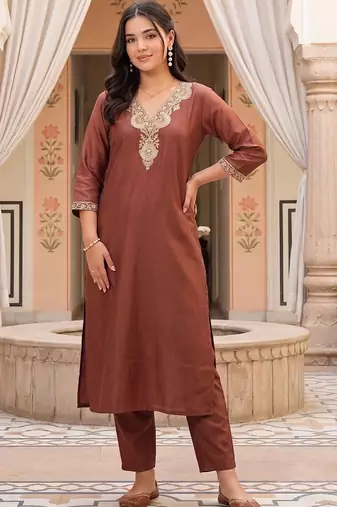 women ethnic motifs embroidered regular kurta with trousers