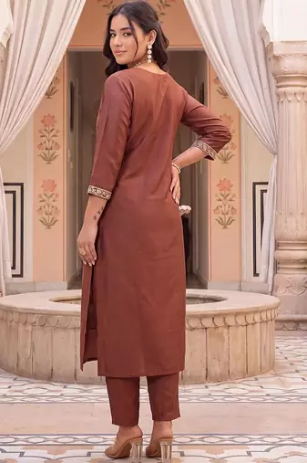 women ethnic motifs embroidered regular kurta with trousers