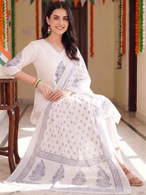 women floral printed regular cotton kurta with trousers & with dupatta 4