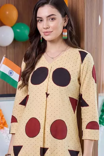 women printed regular cotton kurta with trousers