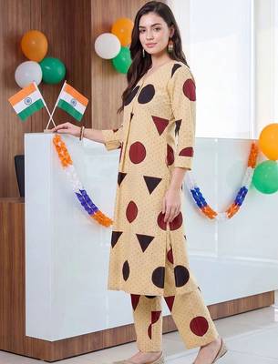 women printed regular cotton kurta with trousers 4