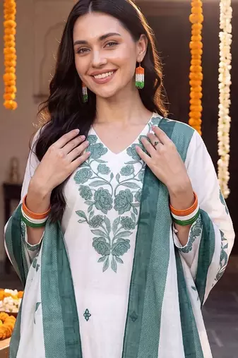 women floral embroidered regular thread work cotton kurta with trousers & with dupatta