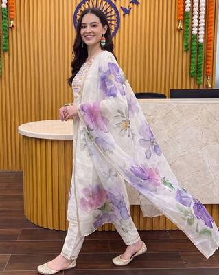 women ethnic motifs embroidered regular thread work cotton kurta with trousers & with dupatta 3