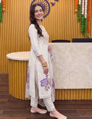 women ethnic motifs embroidered regular thread work cotton kurta with trousers & with dupatta 4