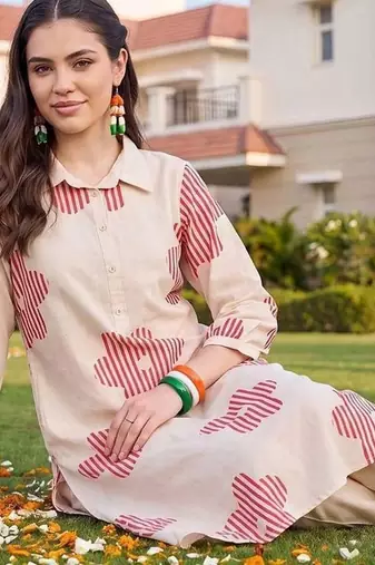 women floral printed regular cotton kurta with trousers