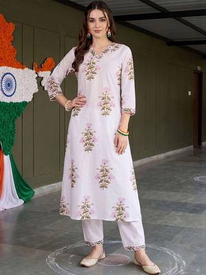 women floral printed regular cotton kurta with trousers 1