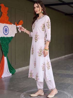 women floral printed regular cotton kurta with trousers 2