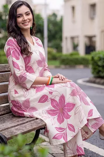 women floral printed regular cotton kurta with palazzos