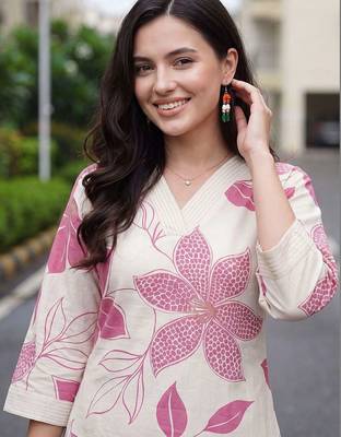 women floral printed regular cotton kurta with palazzos 2