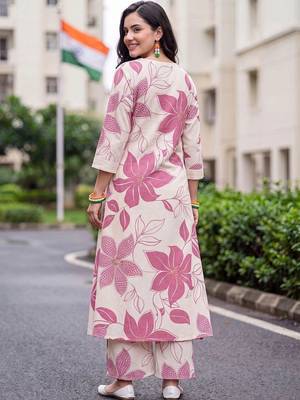 women floral printed regular cotton kurta with palazzos 6