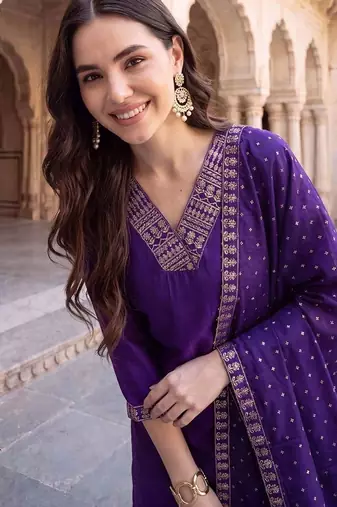 women ethnic motifs regular kurta with trousers & with dupatta