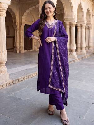 women ethnic motifs regular kurta with trousers & with dupatta 3