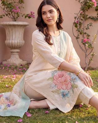 women floral embroidered regular thread work kurta with trousers & with dupatta 2