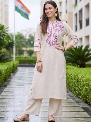women ethnic motifs embroidered regular thread work kurta with palazzos 5