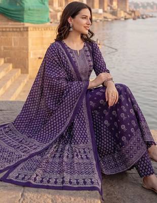 women ethnic motifs printed regular cotton kurta with trousers & with dupatta 1
