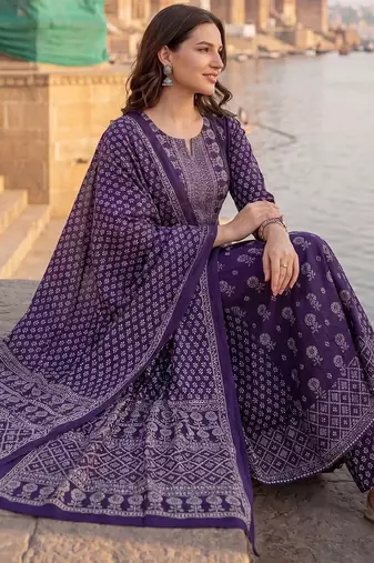 women ethnic motifs printed regular cotton kurta with trousers & with dupatta